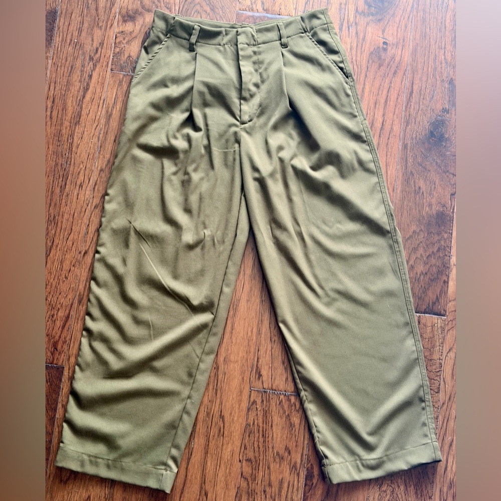 Standard Cloth Jason Relaxed Pleated Trouser Pant in Olive - Picture 2 of 6